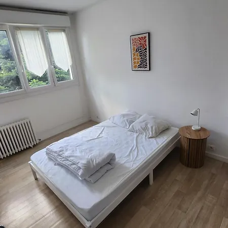 Apartment 8 People 24h